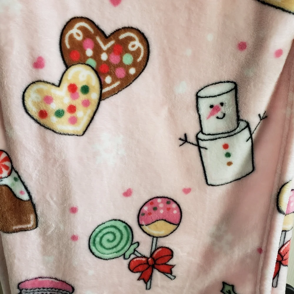 Betsey Johnson Holiday Treats Pink Plush Throw Blanket 50 x 70 NWT